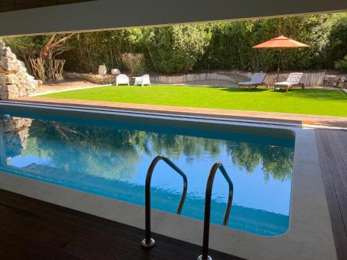 Santarem House | Poolside Suite - Quinta da BellaVista