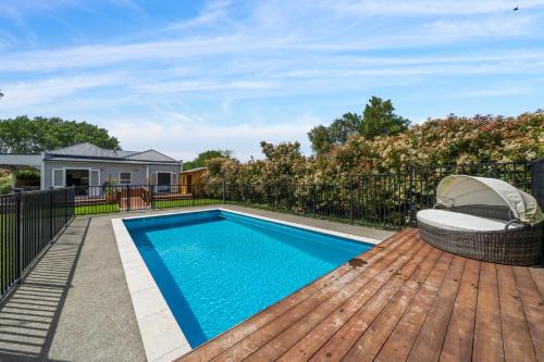 Martinborough House | Poolside Villa on Dublin - Martinborough Retreat