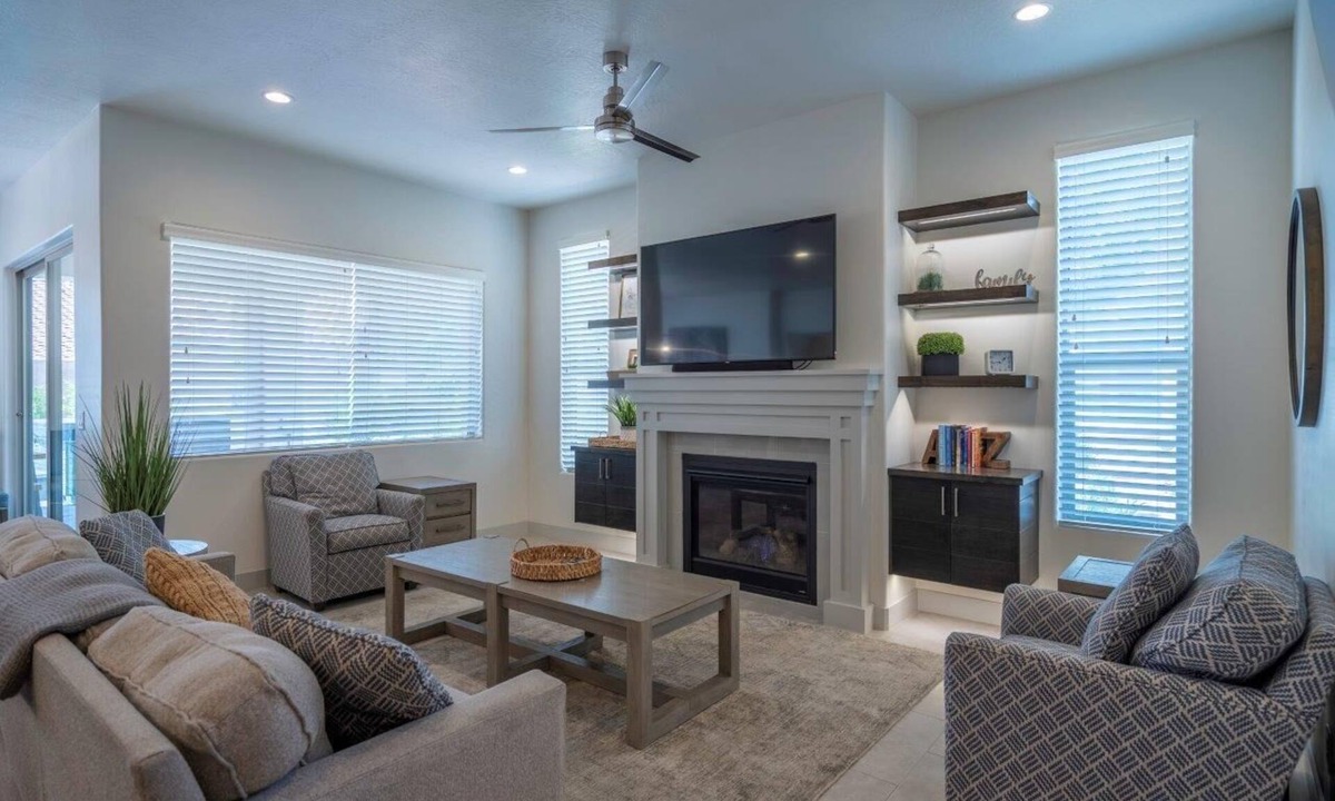 Santa Clara House | Poolside Villa | Private Hot Tub | Sleeps 20 | Arcadia #2