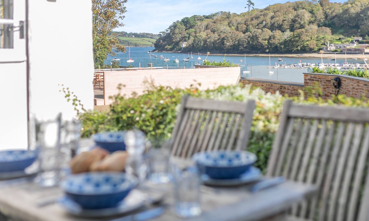 Helford House | Popigale Cottage - Two Bedroom House, Sleeps 4