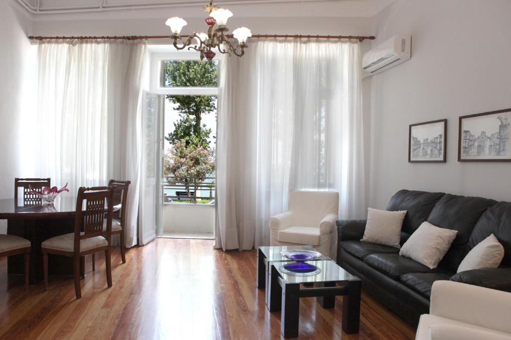 Khalkis Apartment | Poplar Mansion