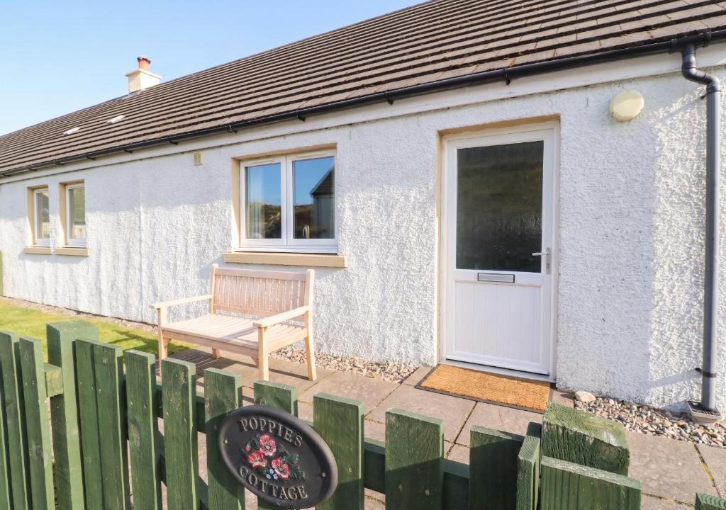 Gruline House | Poppies Cottage