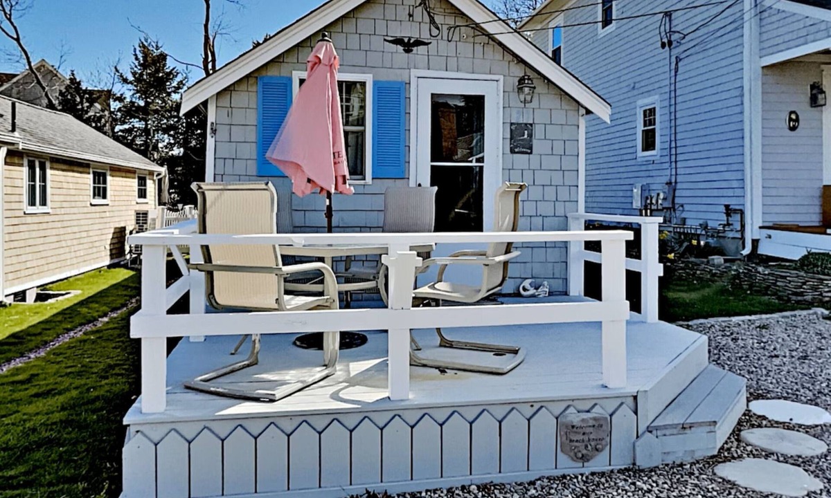 Popponesset House | Popponesset-Beach Cottage, 2 bedrooms, 1.5 baths, Sleeps 4, outdoor shower