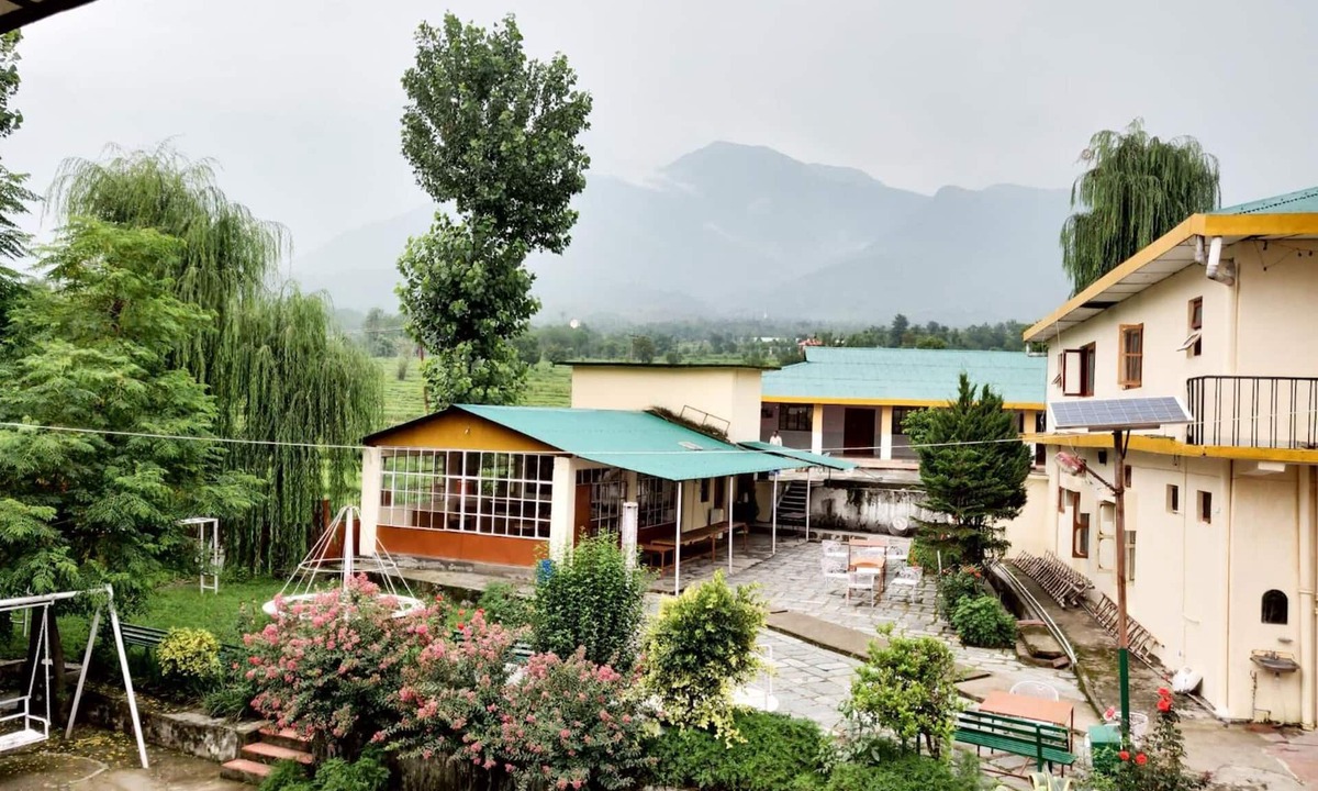 Palampur Hotel | Pops Hotel & Restaurant