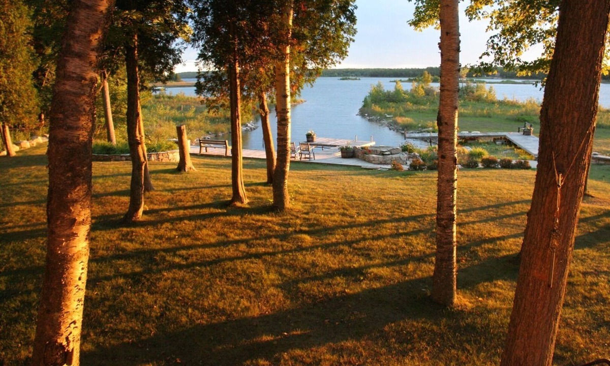 Washington Island House | Popular Figenscaus Bay House With Private Dock
