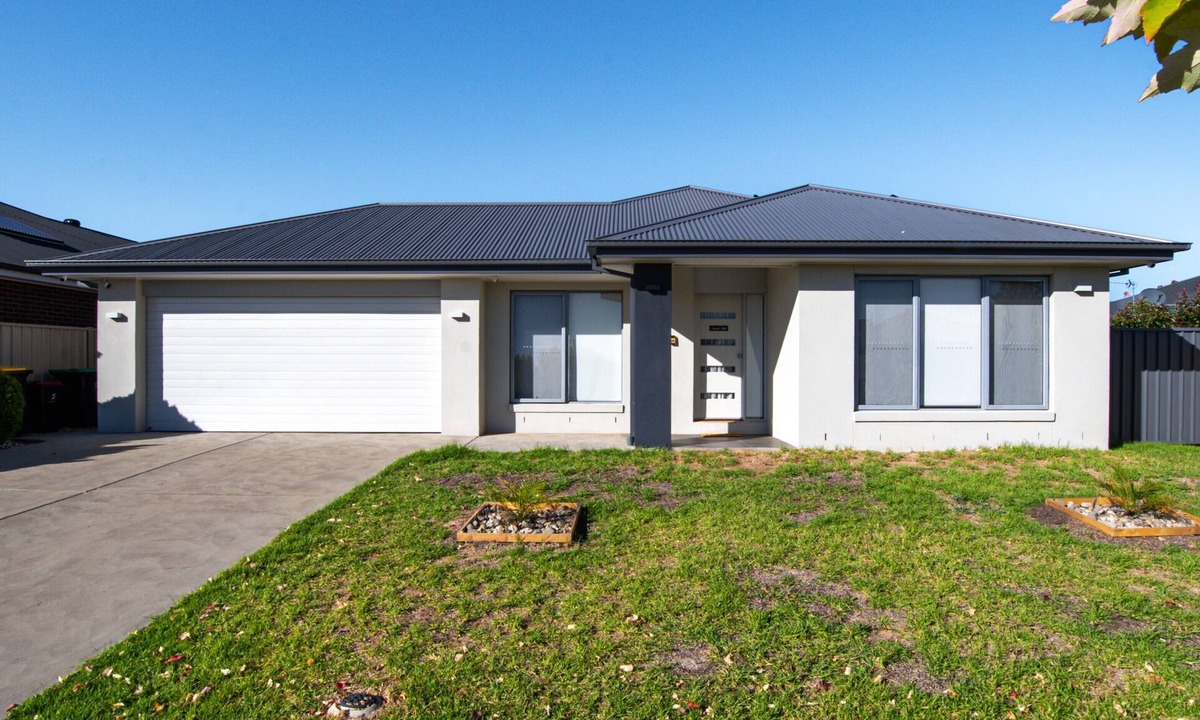 Shepparton North House | Popular Prestige Villa Shepparton North