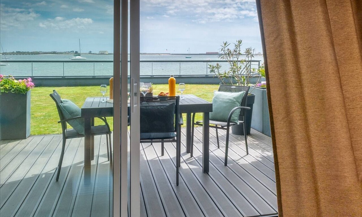 Port-Louis Apartment | Port-Louis: 1-Bedroom Apartment with Terrace, Parking and Wifi