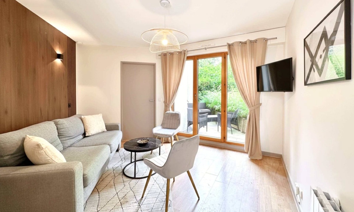 Saint-Lambert Apartment | Porte de Versailles studio with terrace