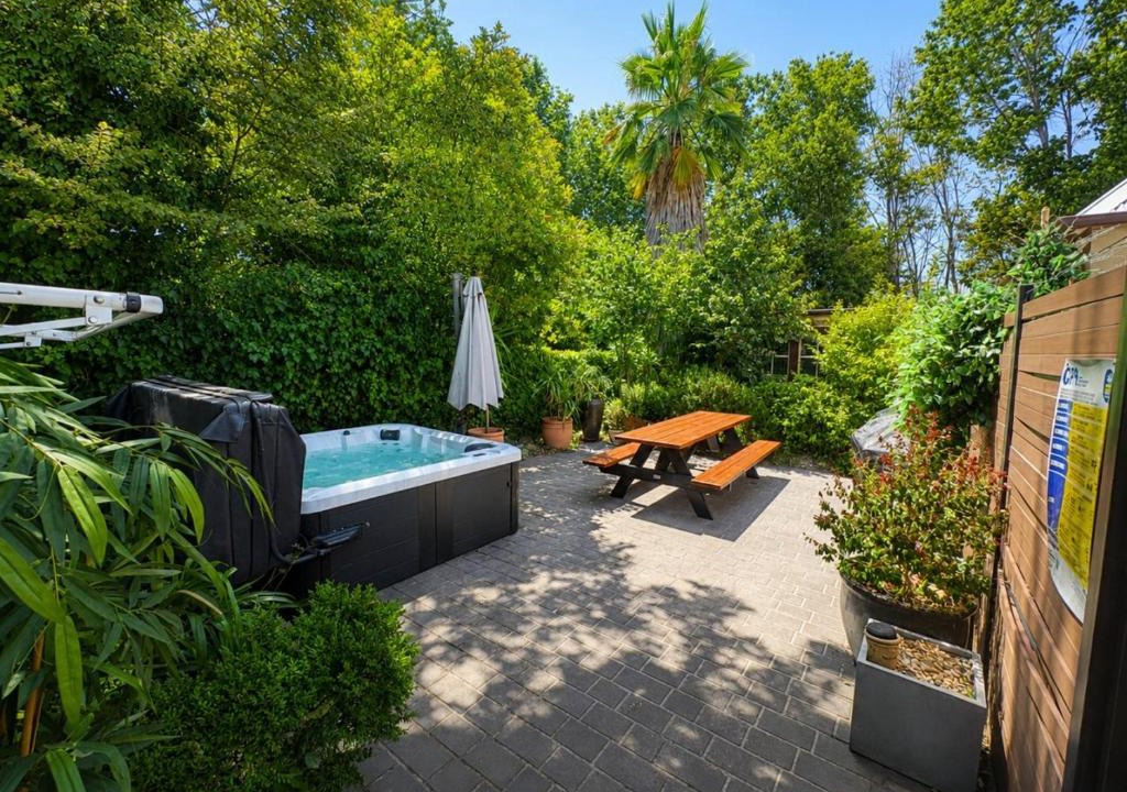 Albury House | Porters Cottage Garden