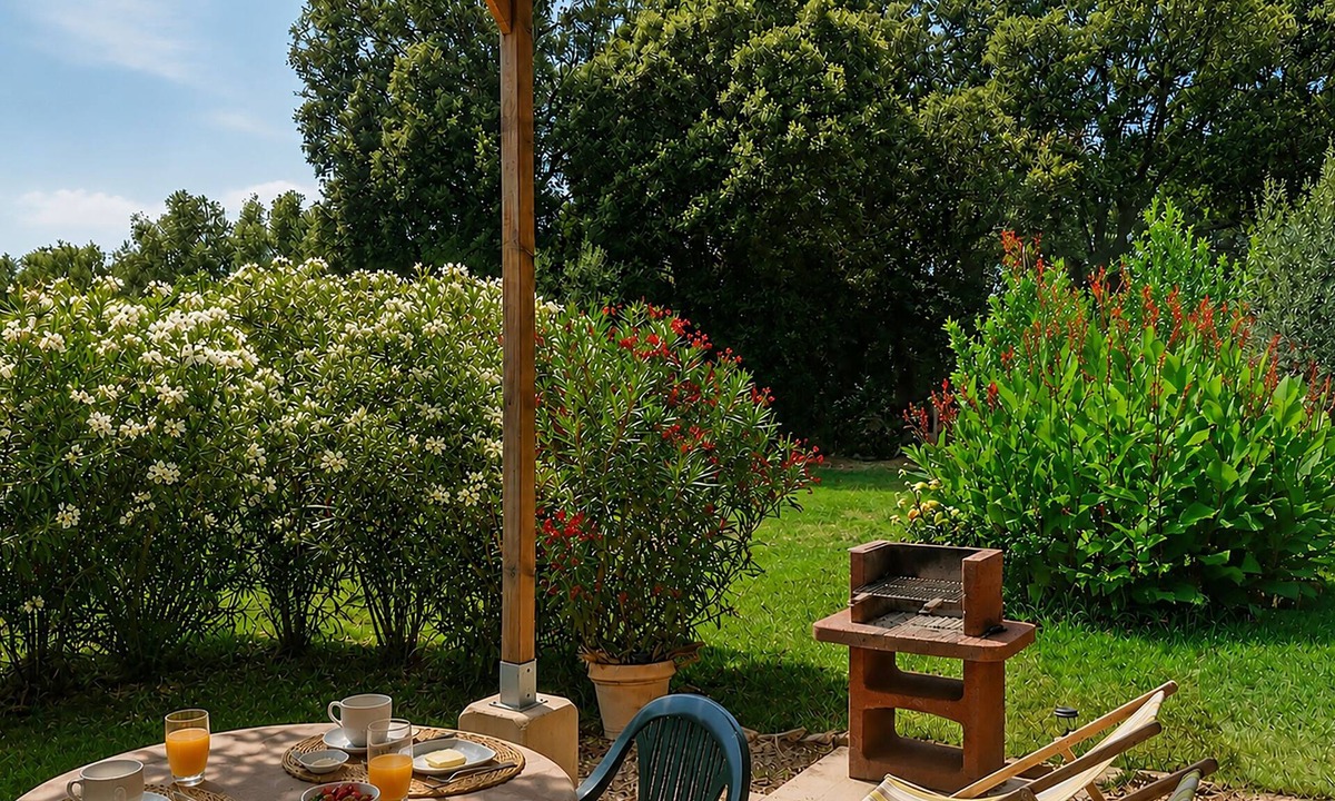 Arca Apartment | Porto-Vecchio, independent T2 in villa, covered terrace, garden, air conditioning, Wifi