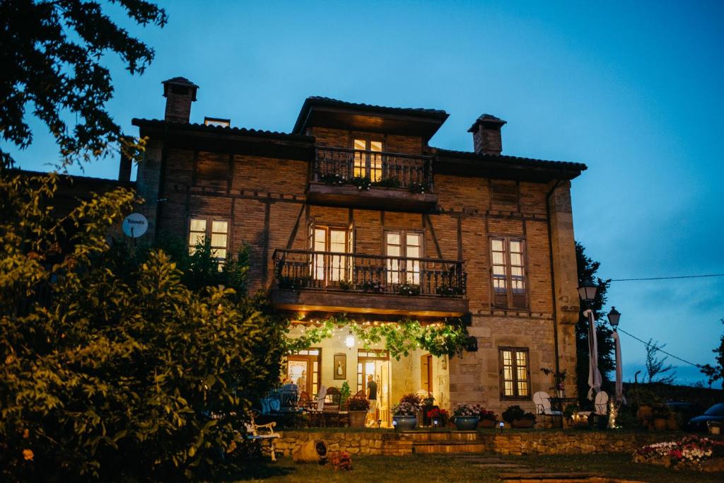 Helguera Hotel | Posada La Cotía