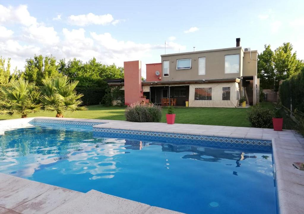 Lujan de Cuyo House | Posada Las Praderas con Piscina - Habitación con Baño en suite - Zona entre bodegas y viñedos