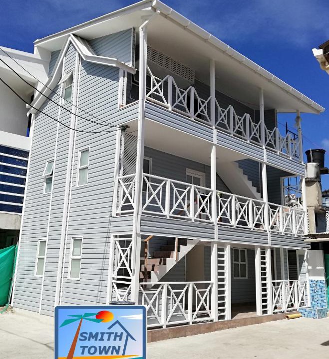 Punta Hansa Hotel | Posada Smith Town