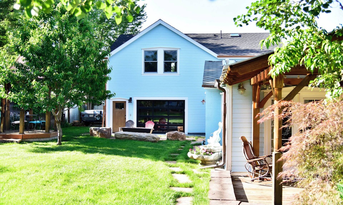 Highland Cottage | Potter Highlands Group Getaway! 2 Units, Hot Tub, Firepit, Walkable: sleeps 1-12