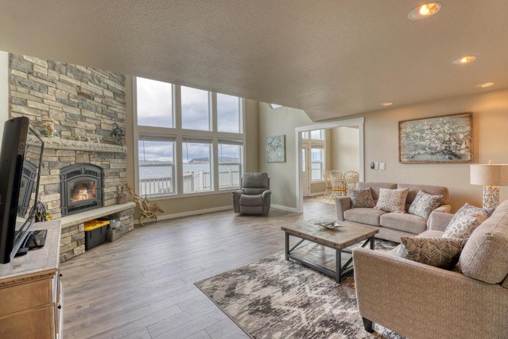 Poulsbo House | Poulsbo Beach Hideaway