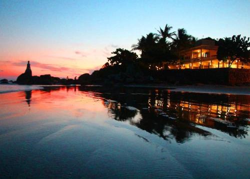 Pescadores Beach Hotel | Pousada Sobre as Pedras