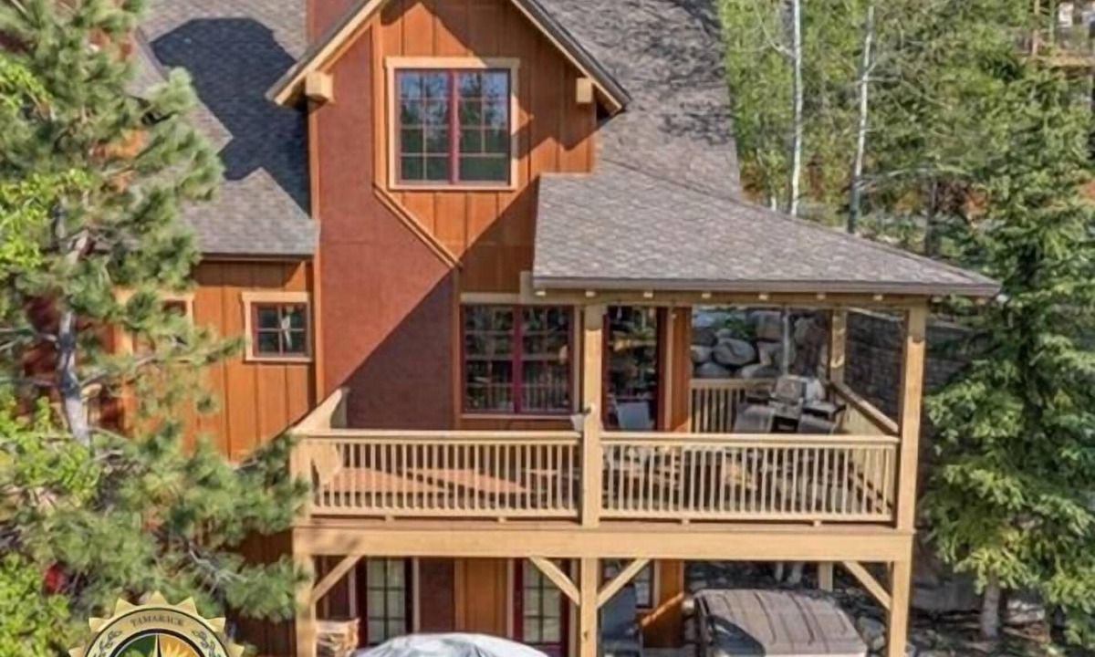 Tamarack Resort House | Powder Ridge | Includes Two 1-Day Lift Tickets