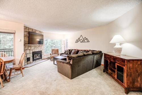 Peak 9 Apartment | Powderhorn Rapids Condo: Walk To Slopes And Town