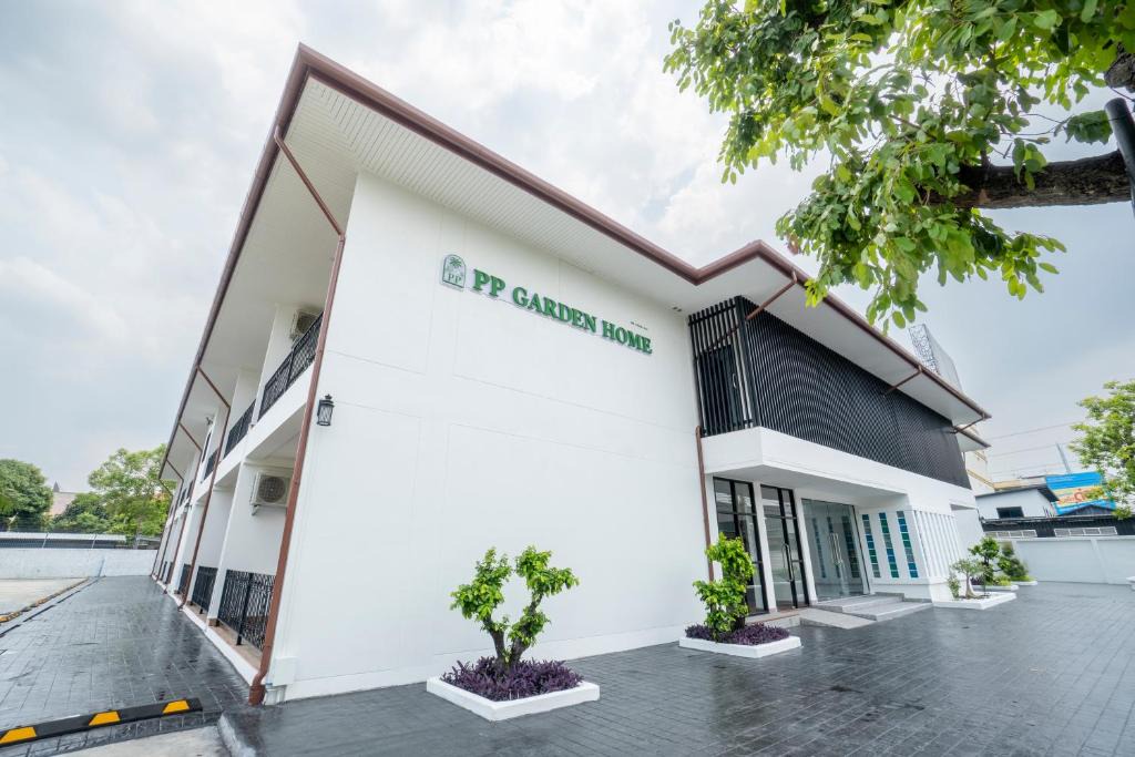 Lat Krabang Hotel | PP Garden Home