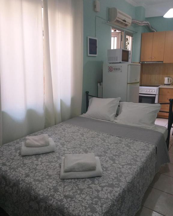 Attiki Apartment | Practical studio next to the subway, train station
