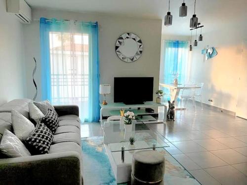 La Plage Apartment | PRADO PLAGE DAVID - STADE VELODROME - PARC CHANOT - Luxury apartment by the Sea - Enjoy premium comfort with access to international TV channels from all over the world