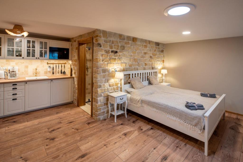 Chyne Apartment | Prague West - Studio Chyne with Terrace