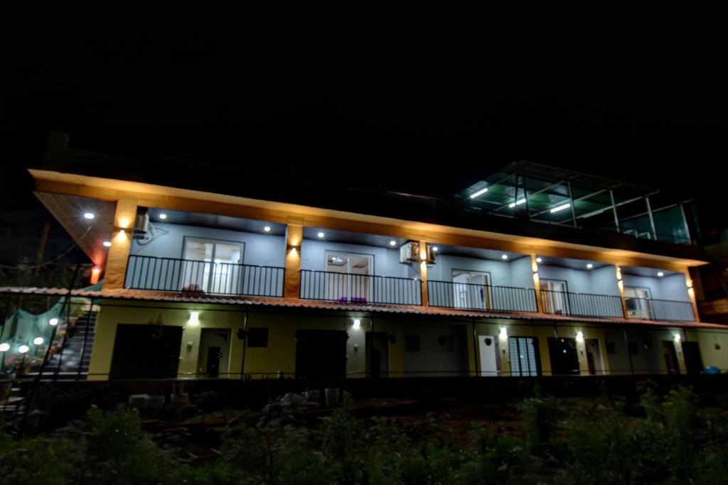 Mahabaleshwar Bed & Breakfast | Prashant cottages