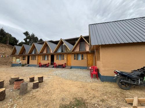 Mandi House | Prashar valley mud house