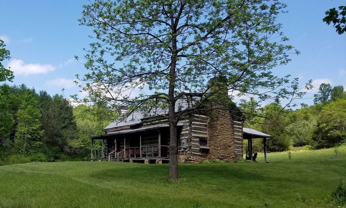 Ferrum Cabin | Pre-civil War RUSTIC cabin on 30 acres ten minutes from the Blue Ridge Parkway.