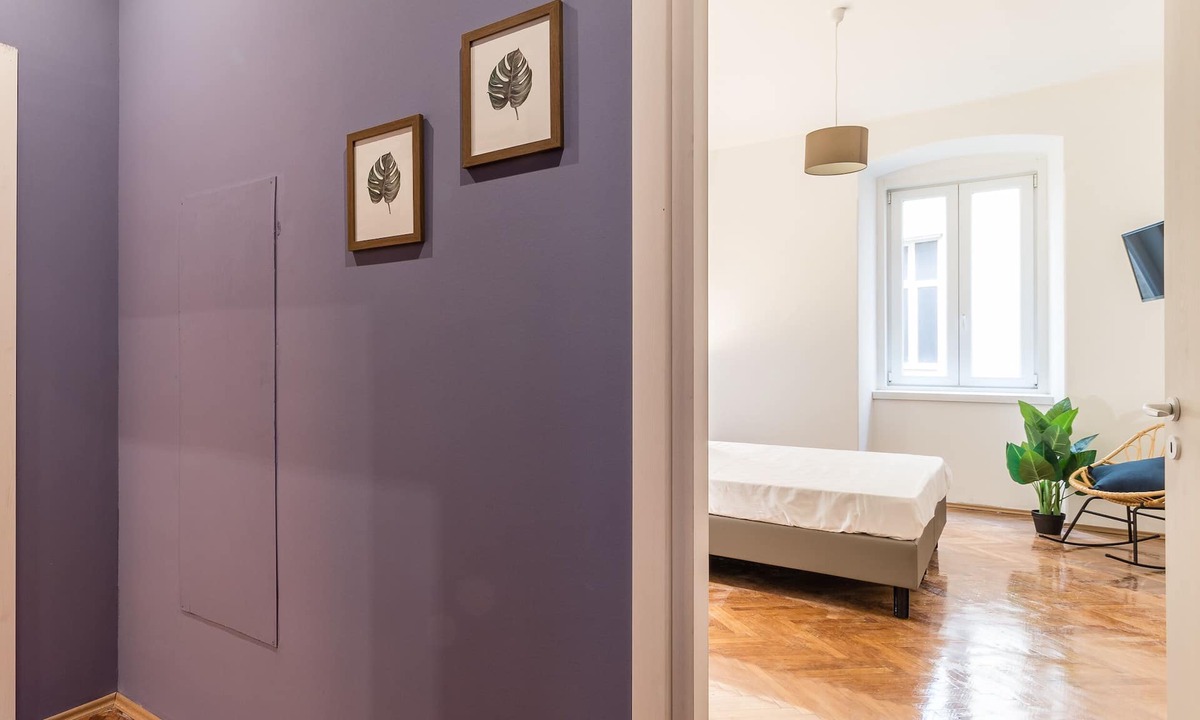Trieste Old Town Apartment | Pregiata camera con bagno privato - Blu di Persia