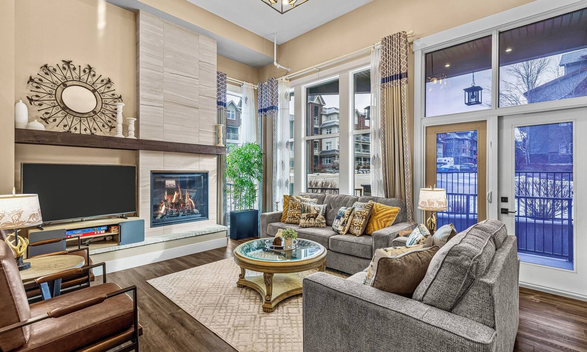 Canmore House | Premier Host I 2650 sqft Canmore Mtn View I 2 Private Parking I 4 Bdrm I 2 King