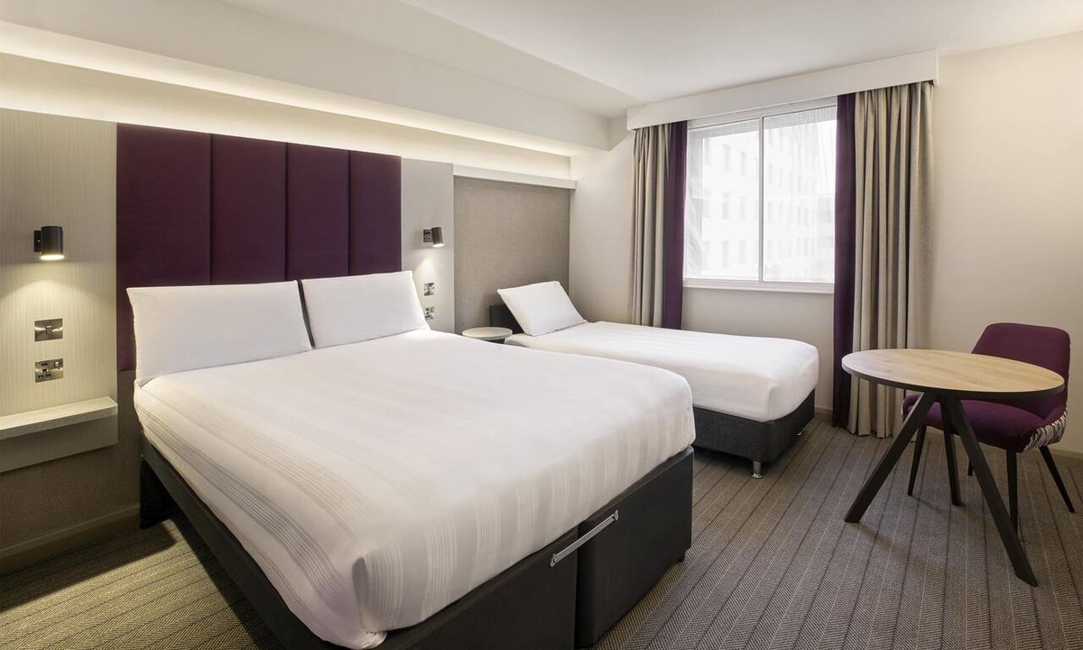Sutton Coldfield Hotel | Premier Inn Birmingham North - S.Coldfield