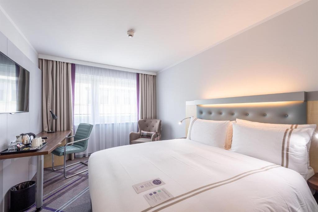 Leinfelden-Echterdingen Hotel | Premier Inn Stuttgart Airport Messe