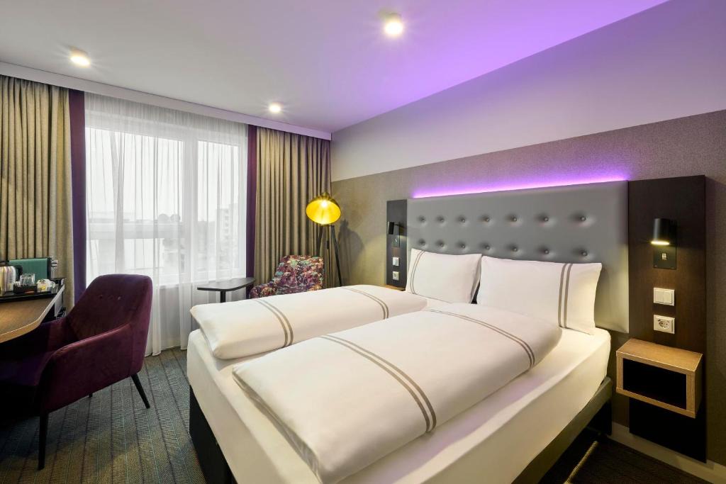 Stuttgart Hotel | Premier Inn Stuttgart Zuffenhausen