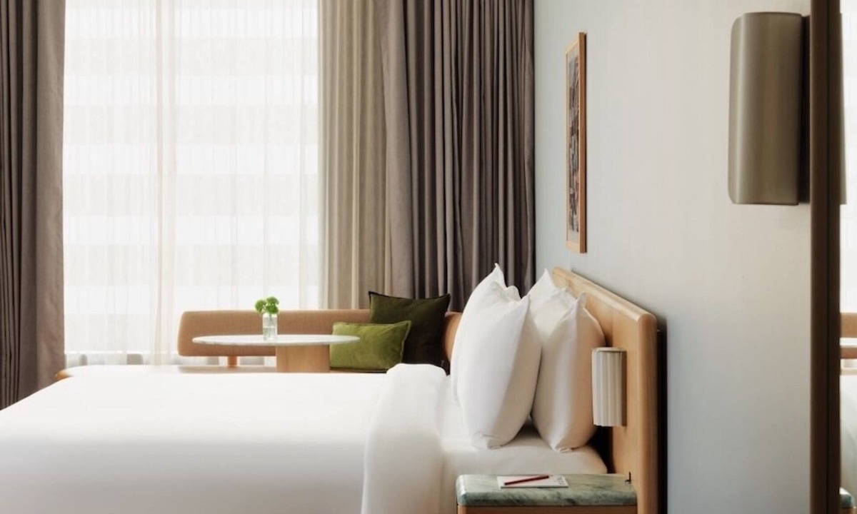 Lower Allston Hotel | Premier King Room | The Atlas Hotel | Steps to Local Eateries | Near Harvard