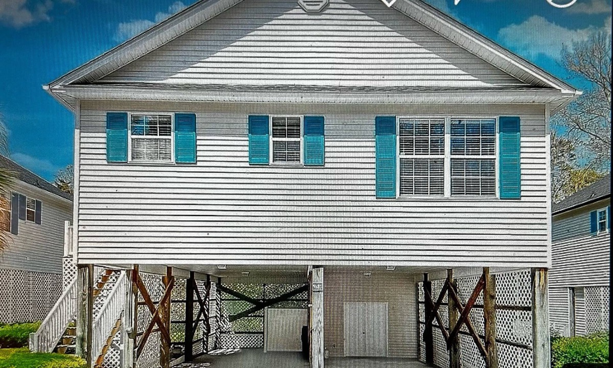 The Dunes House | Premier Myrtle Beach House-great location to beach, golf, restaurants & shopping