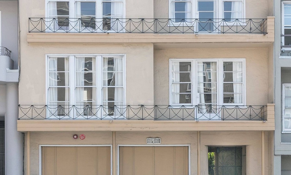 Pacific Heights Apartment | Premier Pacific Heights Neighborhood - 2 level garden apartment