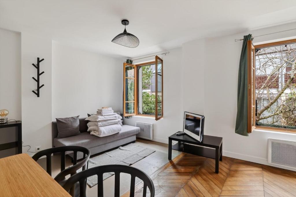 Gentilly Apartment | Premium 1BR flat with direct access to the RER B
