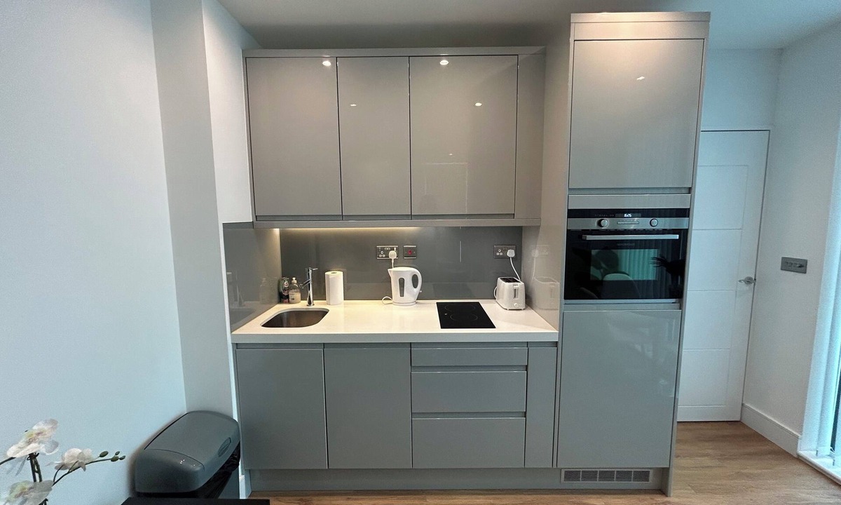 Hanger Hill Apartment | Premium 2 Bed - Near Hanger Lane Station Sky Sport And Movies