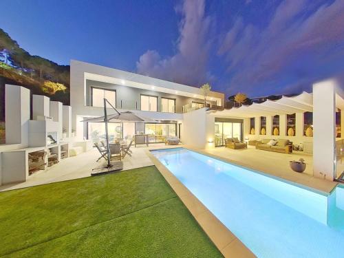 Mataro Villa | Premium Habitat 3 Hermanas