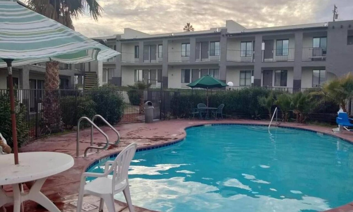 Barstow Apartment | Premium Junior Room with Queen Bed,Nsmk