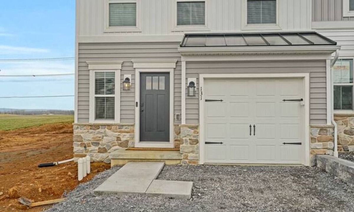 State College House | Premium Penn State Home Sleeps 13 Allen Street