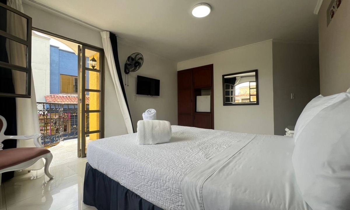 La Estrella Hotel | Premium Room with Balcony Comfort and Ideal Location