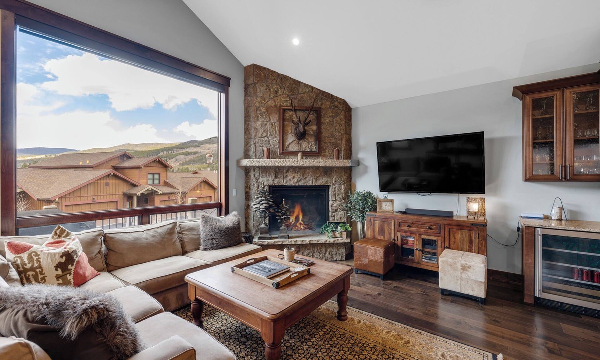 Keystone House | Premium Townhome - Walking Distance to Mountain Access