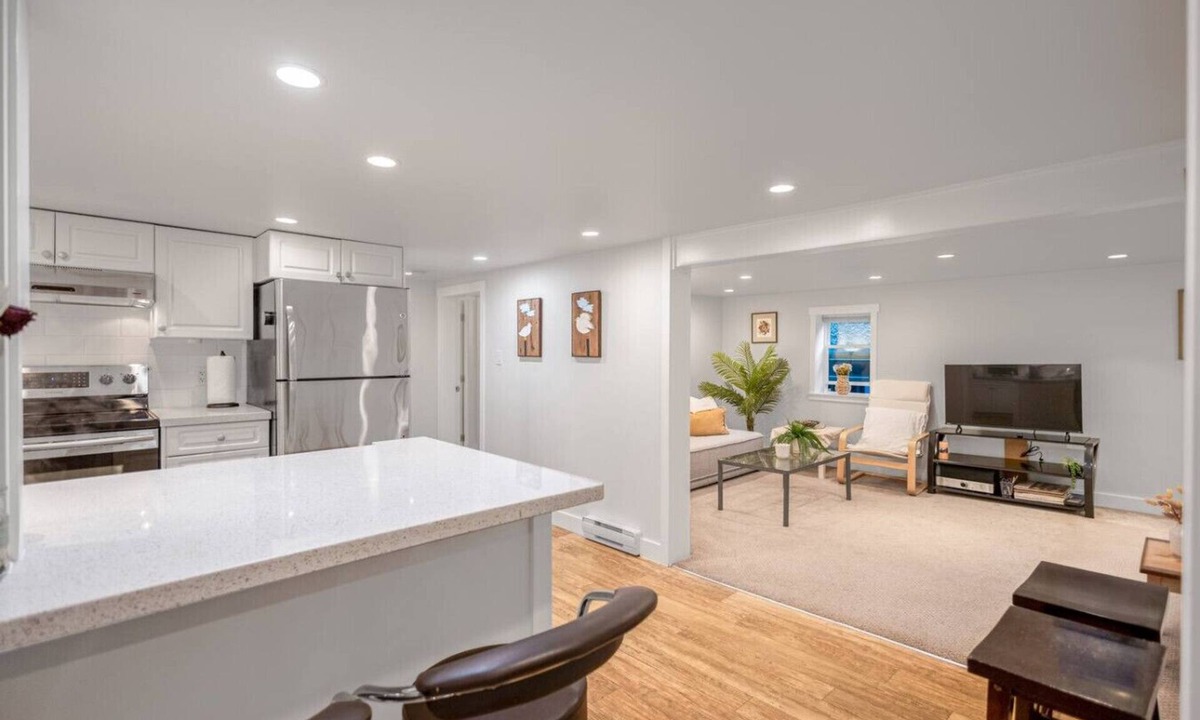 West Point Grey House | Prestigious 2 Bedrooms 2 Baths in West Point Grey