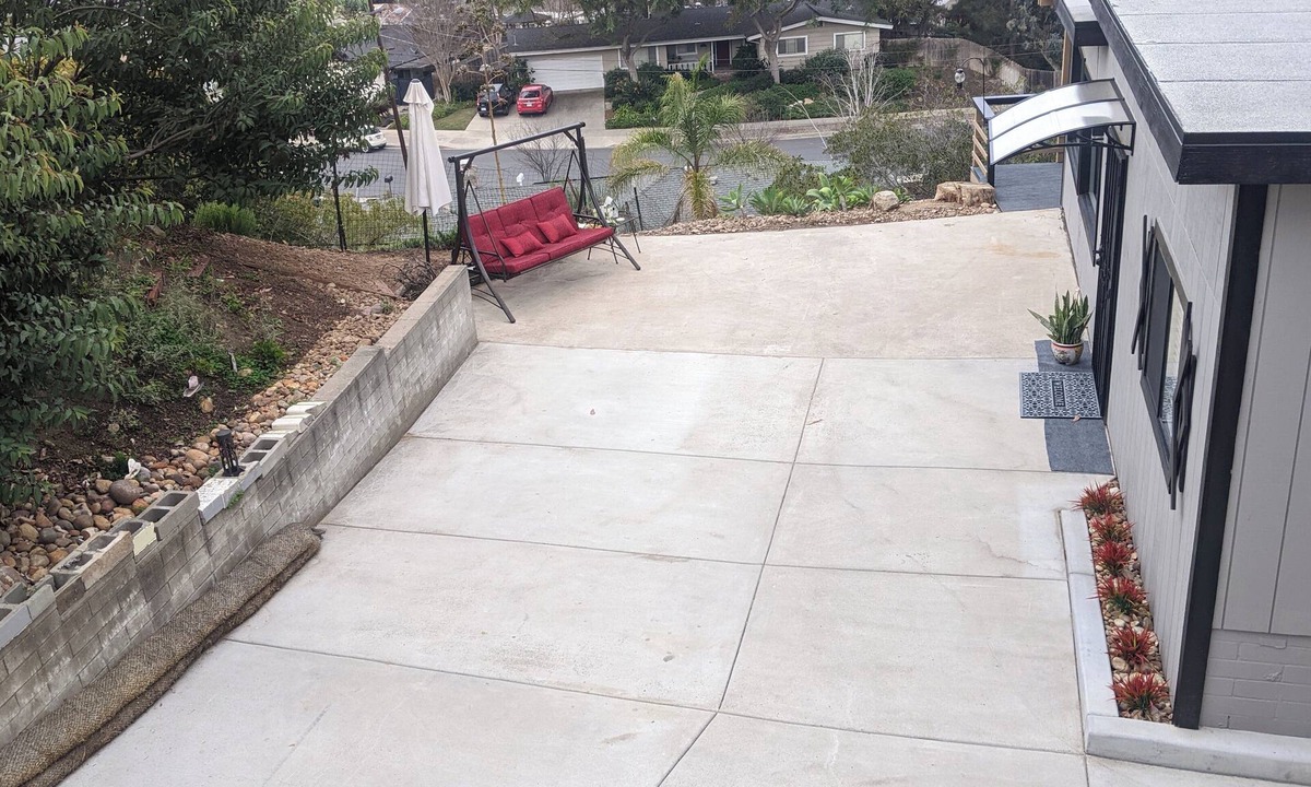 Fletcher Hills Cottage | Prestigious private location with a view!