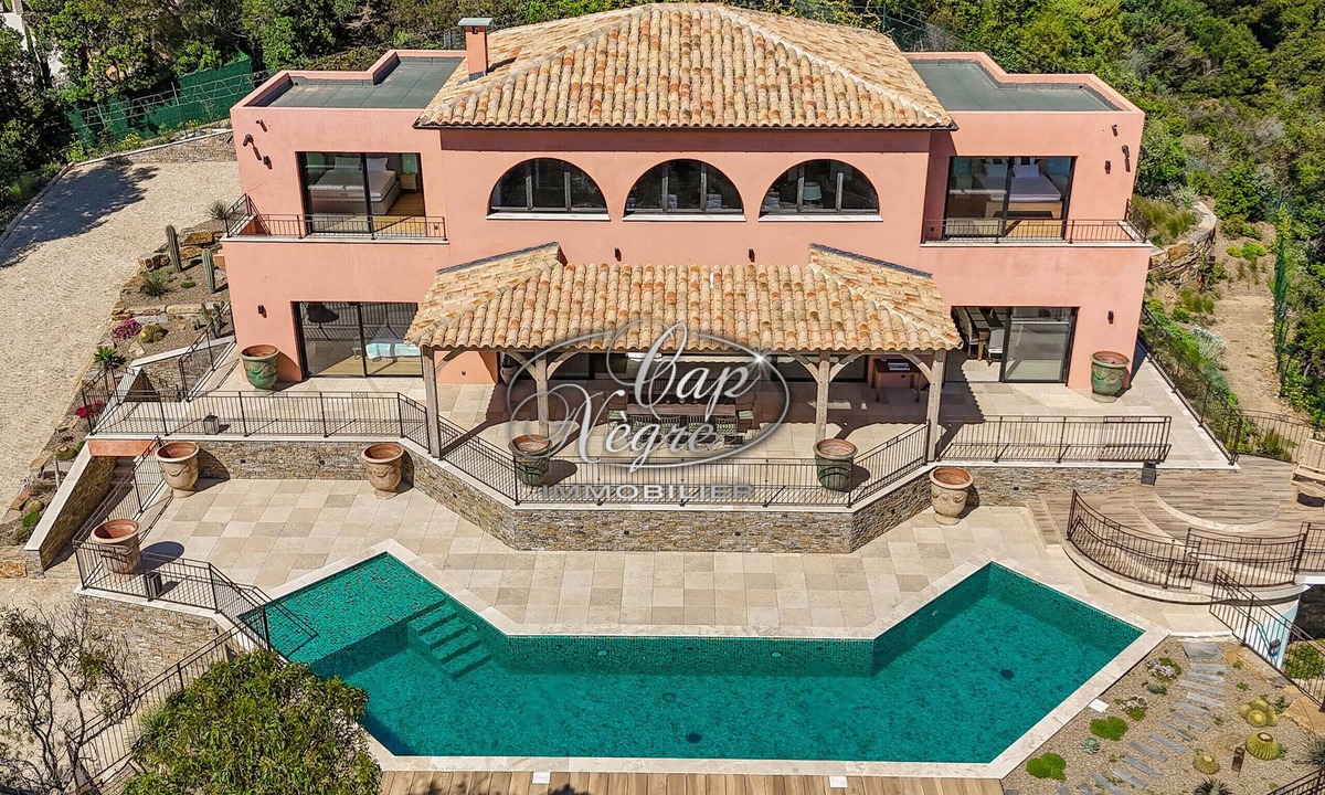 Cavaliere Villa | Prestigious property with a pool and panoramic sea view in Cap Nègre