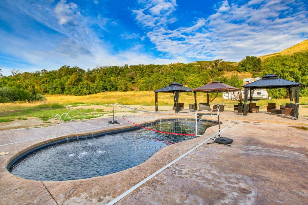 Preston Apartment | Preston Summer Getaway: ‘Sugar Creek Apartment’