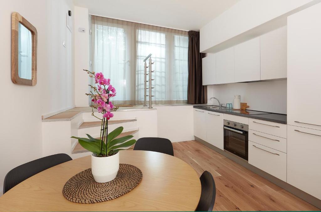Zona Lancetti Apartment | Presty Apartments