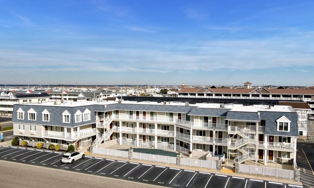 Avalon Condo | Pretty updated 2bed/1bath unit at the Merrimac Resort Condominiums